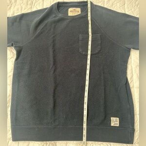 Hollister Men's Navy Blue Crewneck Sweater Tshirt
